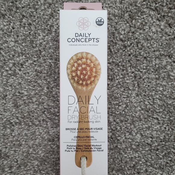 SOLD - Daily Facial Drybrush - Picture 1 of 2